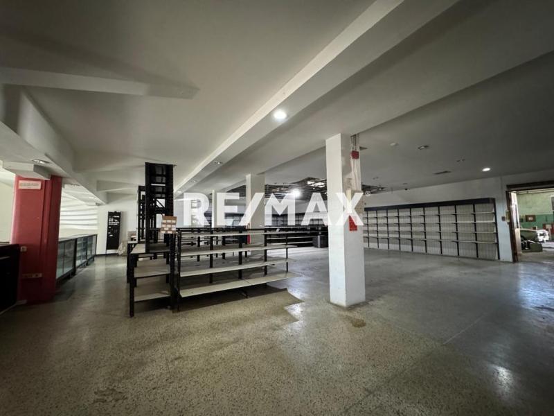 En Alquiler Local Industrial y Galpón Sector Cujicana, Punto Fijo, Estado Falcon, VEN.