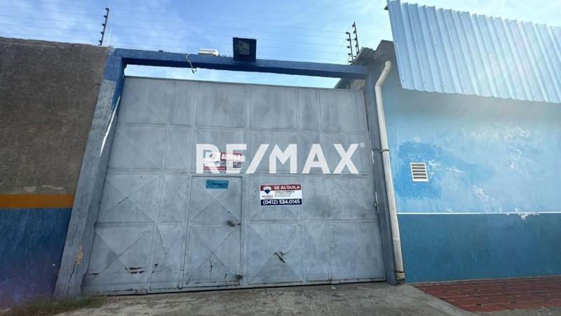 En Venta Local Industrial y Galpón Cujicana