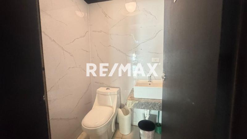 En Alquiler Local Comercial Avenida Ollarvides, Punta Cardón, Punto Fijo, Carirubana, Falcón, VEN