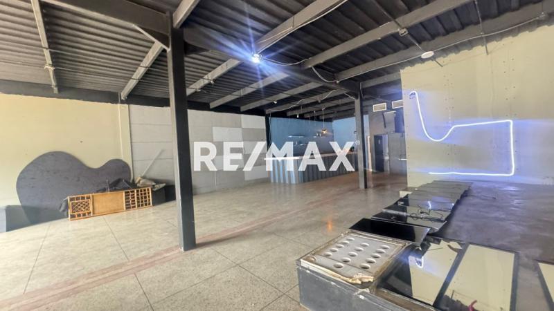 En Alquiler Local Comercial Avenida Ollarvides, Punta Cardón, Punto Fijo, Carirubana, Falcón, VEN