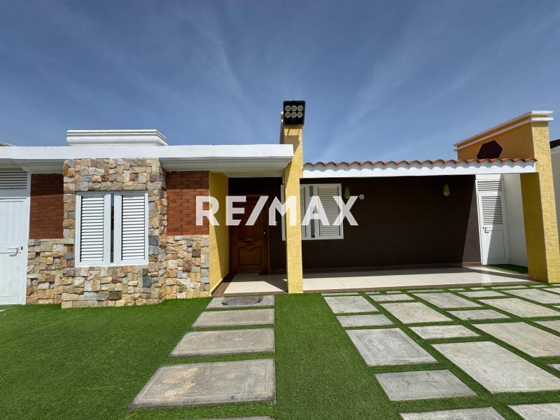 En Alquiler Casa o TownHouse Urb. Bahimar puerta Maraven
