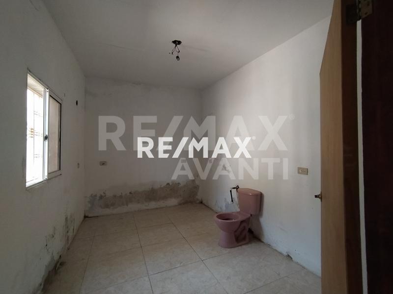 En Venta Local Comercial Av. General Riera Puerta Maraven