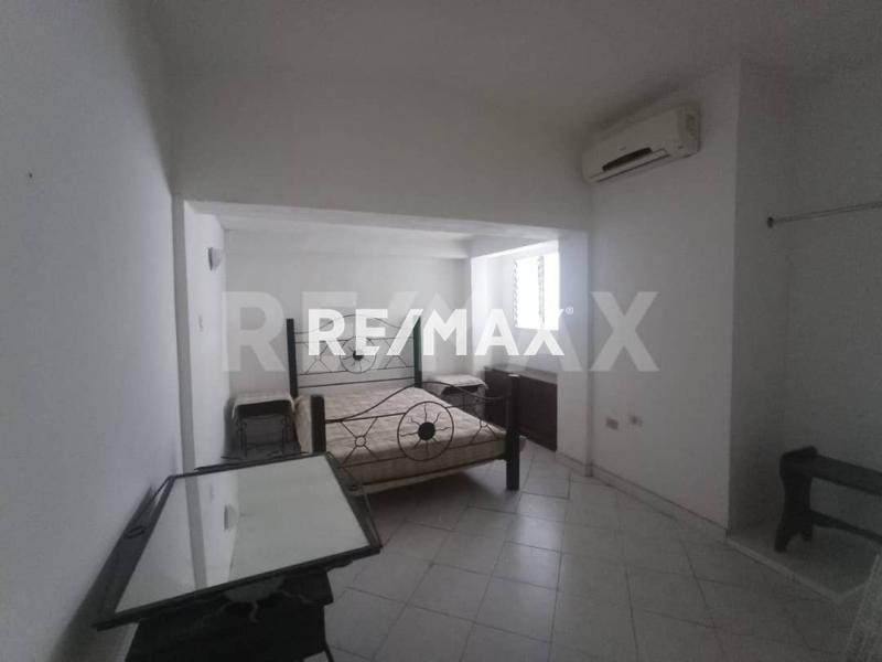 En Alquiler Casa o TownHouse Av. Principal de Bella Vista, Punto Fijo Estado Falcon