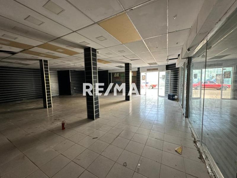 En Venta Local Comercial Calle Colombia, Centro, Punto Fijo, Falcón, 4102, VEN