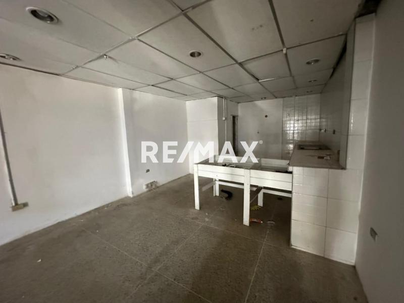 En Venta Local Comercial Calle Colombia, Centro, Punto Fijo, Falcón, 4102, VEN