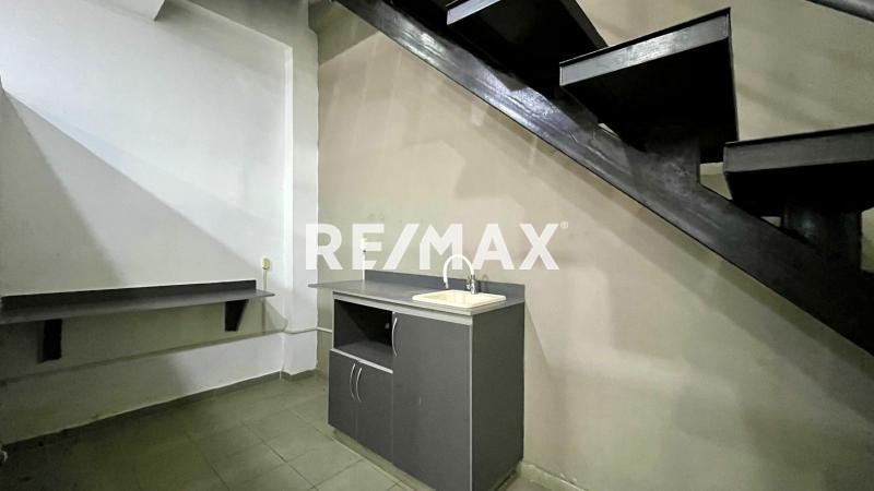 En Venta Local Comercial Ave Ollarvides , CC Caribbeam PB