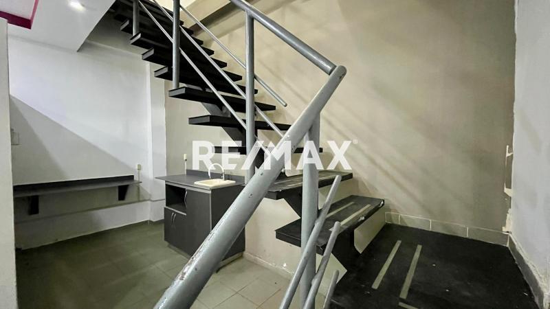 En Venta Local Comercial Ave Ollarvides , CC Caribbeam PB