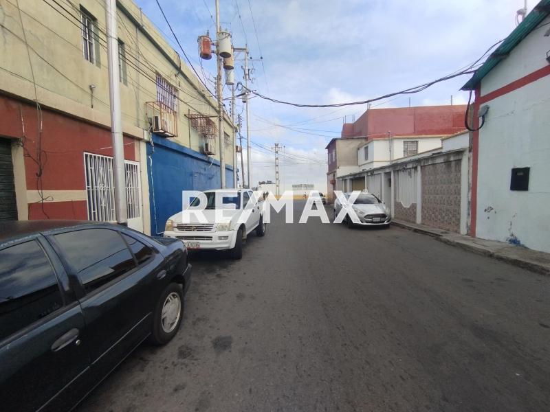 En Venta Local Comercial Ave Ollarvides , CC Caribbeam PB