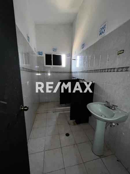 En Venta Casa o TownHouse Avenida Ollarvides, Puerta Maraven, Cardón, Falcón, 4167, VEN