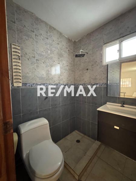 En Venta Casa o TownHouse Avenida Ollarvides, Puerta Maraven, Cardón, Falcón, 4167, VEN