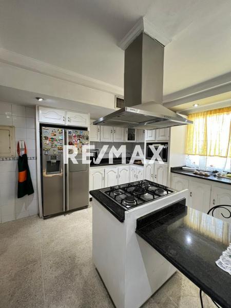 En Venta Casa o TownHouse SECTOR BRISAMAR PUERTA MARAVEN