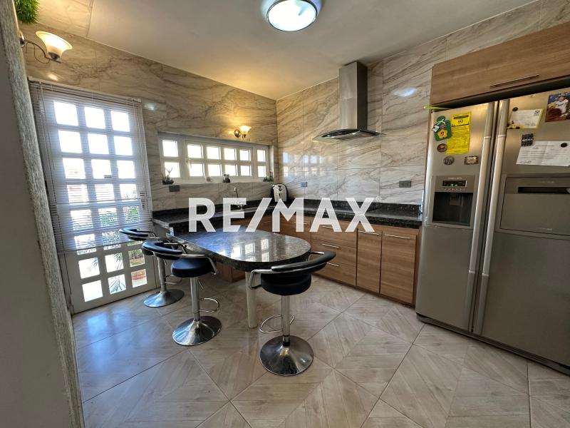 En Venta Casa o TownHouse SECTOR BRISAMAR PUERTA MARAVEN