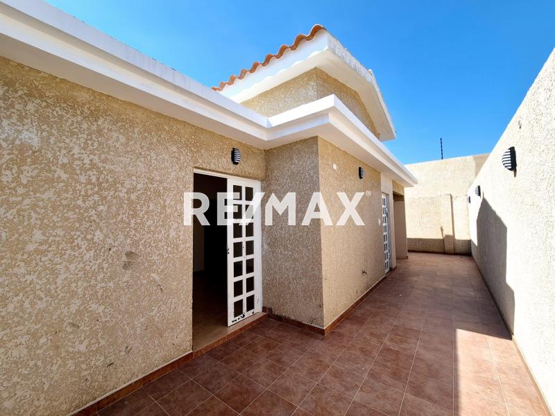 En Venta Casa o TownHouse Puerta Maraven, Cardón, Falcón, 4154, VEN