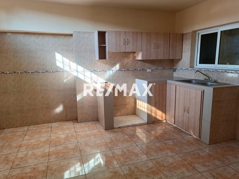 En Alquiler Casa o TownHouse Calle Josefa Camejo. Cerca de Avda Acueducto. Sector Caja de Agua . Punto Fijo. Edo Falcón