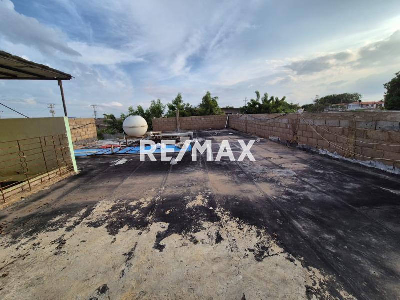 En Venta Casa o TownHouse Av. Principal de Bella Vista