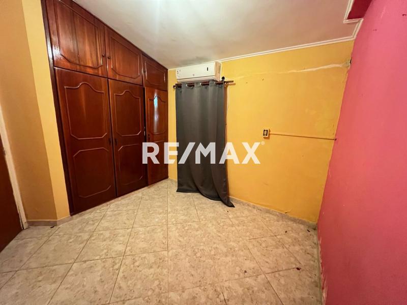 En Venta Casa o TownHouse Av. Principal de Bella Vista