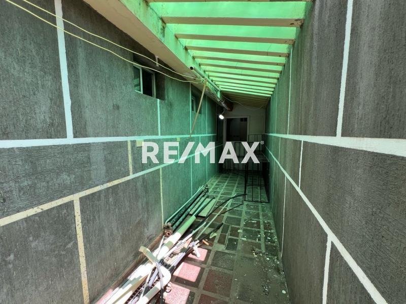 En Venta Casa o TownHouse Av. Principal de Bella Vista