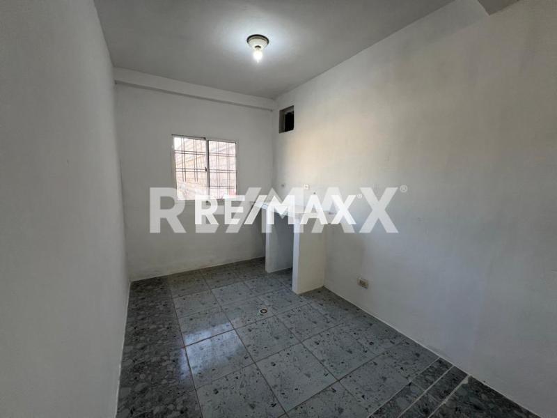 En Alquiler Local Industrial y Galpón calle zamora sector centro