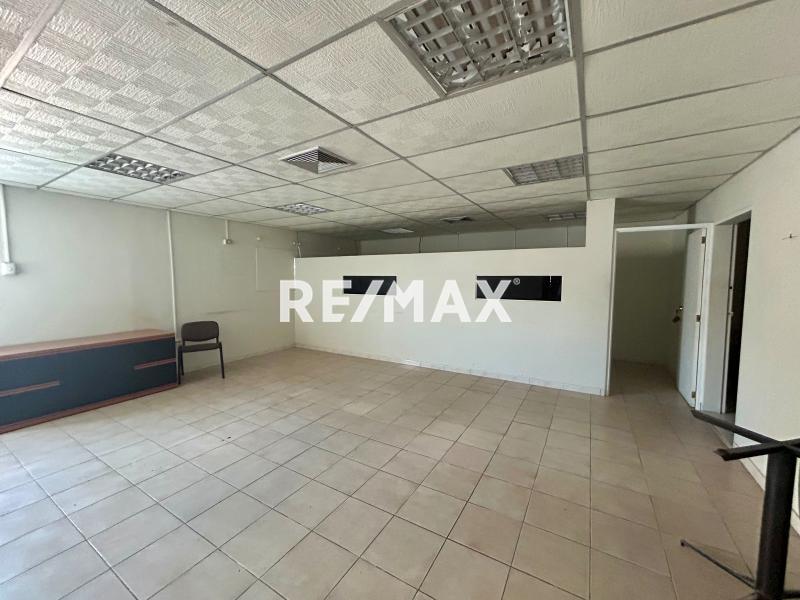 En Alquiler Local Industrial y Galpón calle zamora sector centro