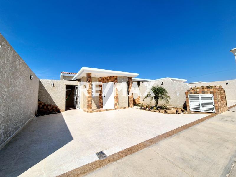 En Venta Casa o TownHouse Puerta Maraven, Cardón, Falcón, 4167, VEN