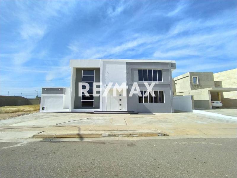En Venta Casa o TownHouse Urb. Zarabon, Punto Fijo Estado Falcon