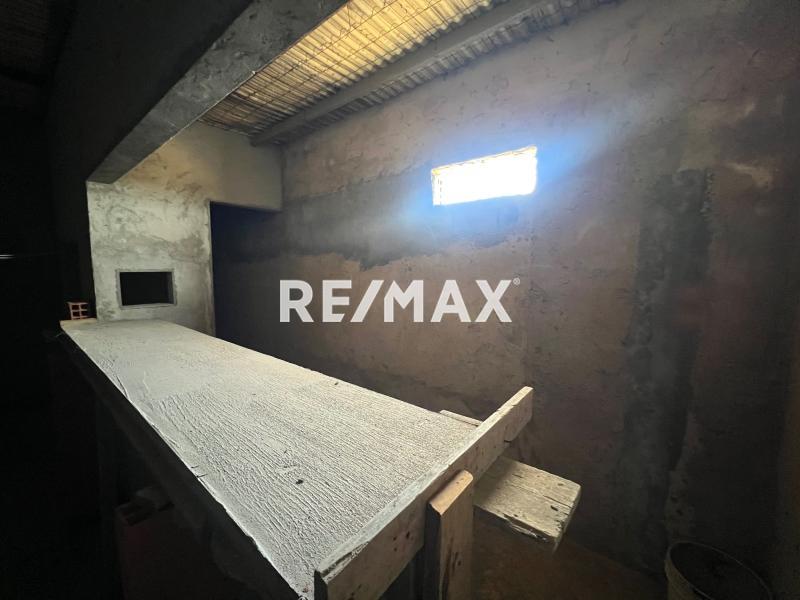 En Venta Local Comercial Avenida Ollarvides, Puerta Maraven, Cardón, Falcón, 4154, VEN