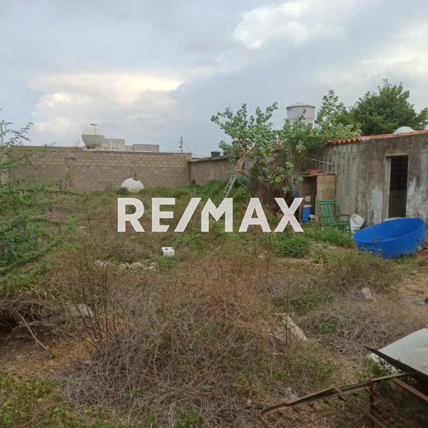 En Venta Terreno y Parcela Calle Guadalupe urbanización manaure