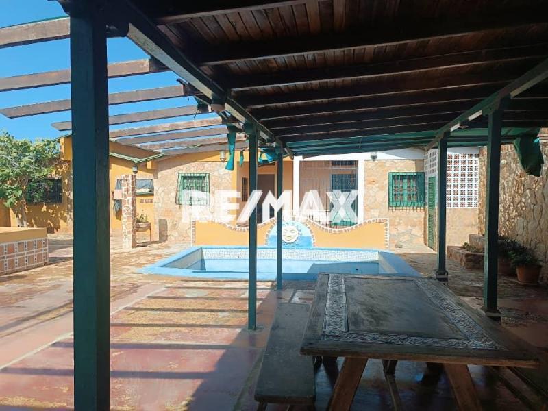 En Venta Casa o TownHouse Los Taques, Los Taques, Falcón, VEN