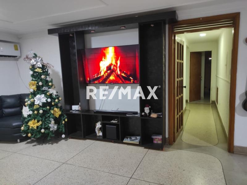 En Venta Apartamento Urb. Santa Irene, Punto Fijo, Estado Facón