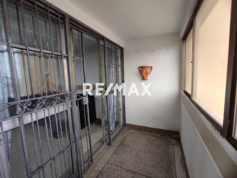 En Venta Apartamento Urb. Santa Irene, Punto Fijo, Estado Facón