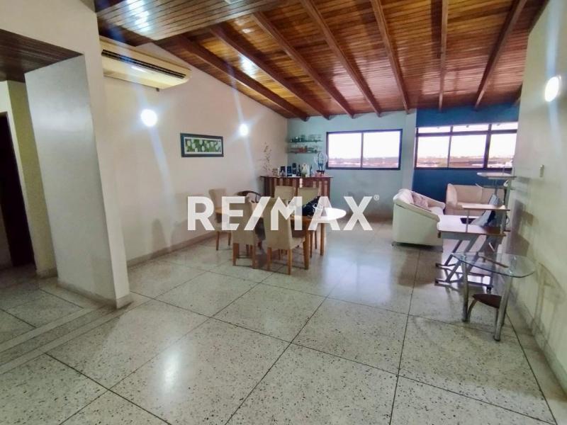 En Venta Apartamento Urb. Santa Irene, Punto Fijo, Estado Facón