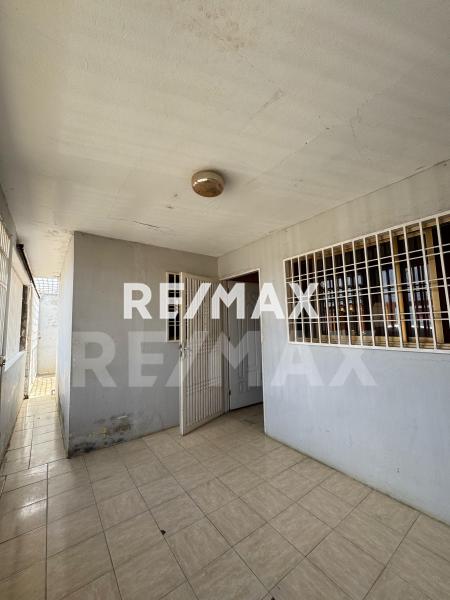 En Venta Casa o TownHouse AV 2 de Antiguo Aeropuerto