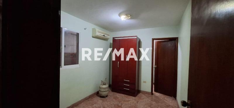 En Venta Casa o TownHouse AV 2 de Antiguo Aeropuerto