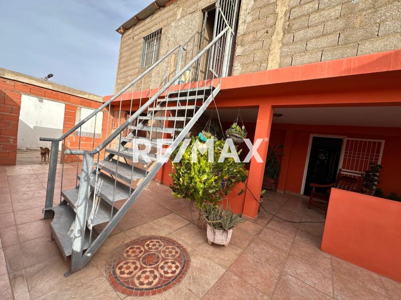 En Venta Casa o TownHouse AV 2 de Antiguo Aeropuerto