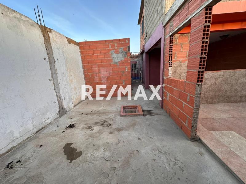 En Venta Casa o TownHouse AV 2 de Antiguo Aeropuerto