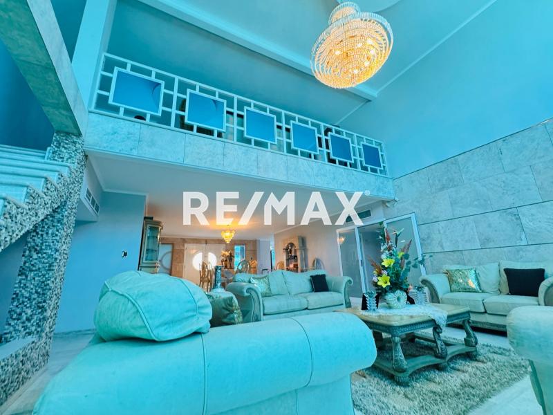 En Venta Casa o TownHouse Urbanización Santa Fe, Conjunto Residencial Los Médanos