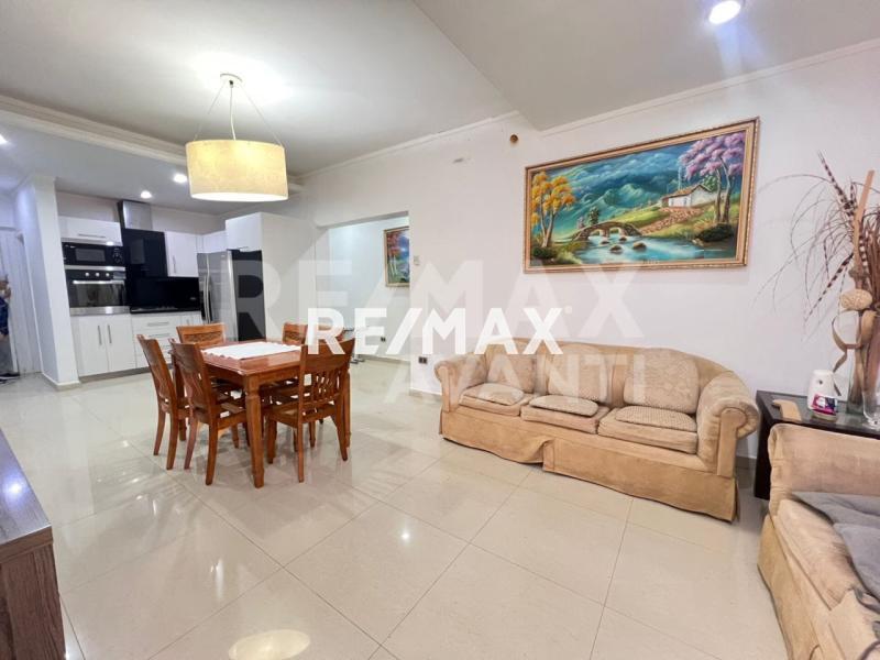 En Alquiler Casa o TownHouse Puerta Maraven, Punto Fijo, Estado Falcon, Carirubana VEN