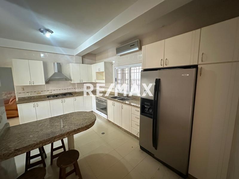 En Venta Casa o TownHouse Urb. Los Corales, Santa Irene, Punto Fijo, Estado Falcon