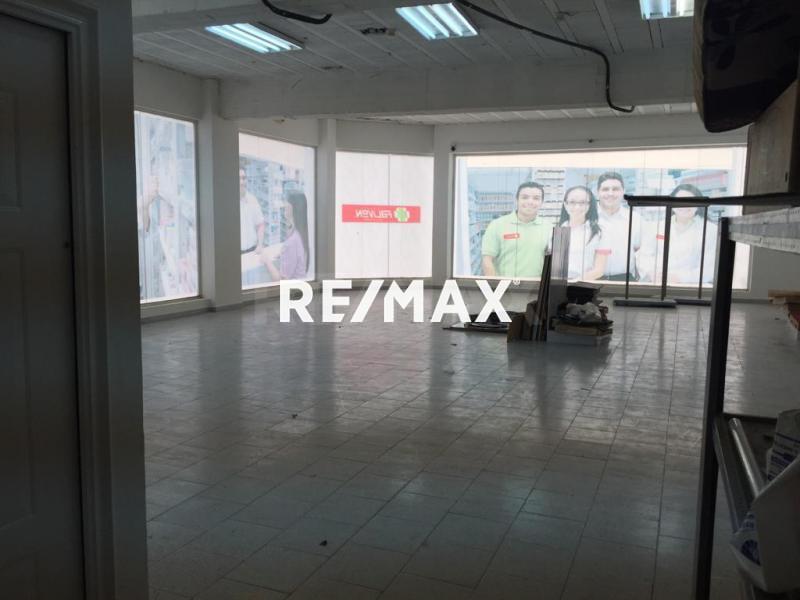 En Venta Edificio Centro de Punto Fijo.