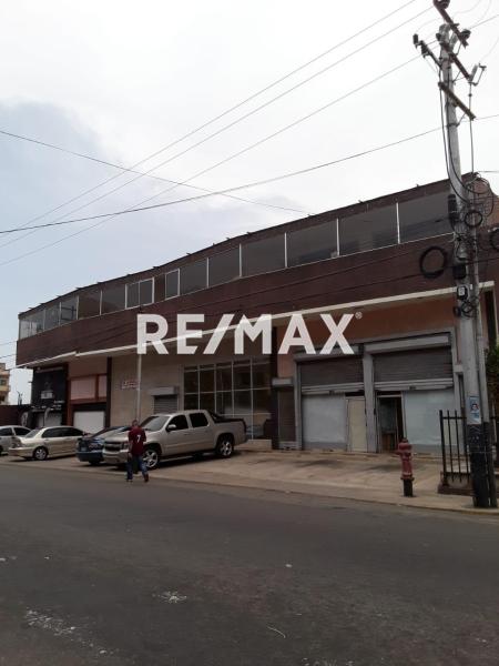 En Venta Edificio Centro de Punto Fijo.