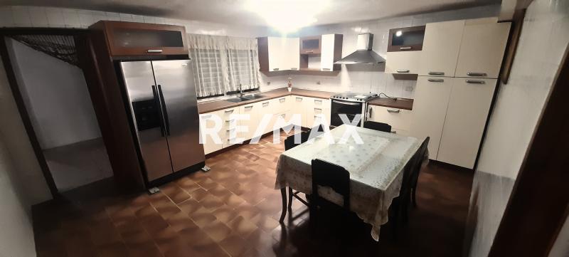 En Venta Casa o TownHouse Avenida 14, Cardón, Falcón, 4154, VEN