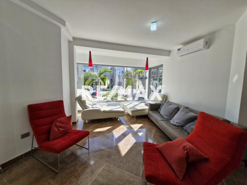 En Venta Casa o TownHouse Avenida 14, Cardón, Falcón, 4154, VEN