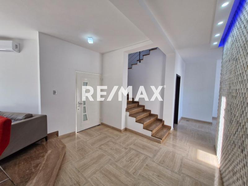 En Venta Casa o TownHouse Avenida 14, Cardón, Falcón, 4154, VEN