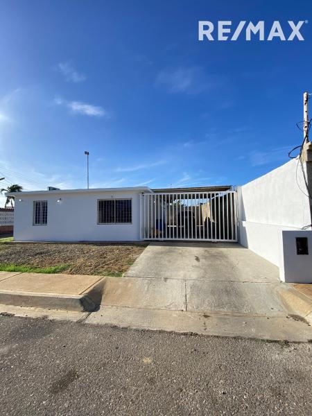 En Venta Casa o TownHouse Puerta Maraven, Calle Cabure