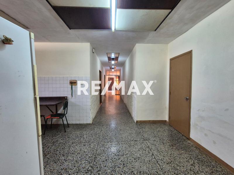 En Venta Casa o TownHouse Calle principal de antiguo eropuerto casa 25