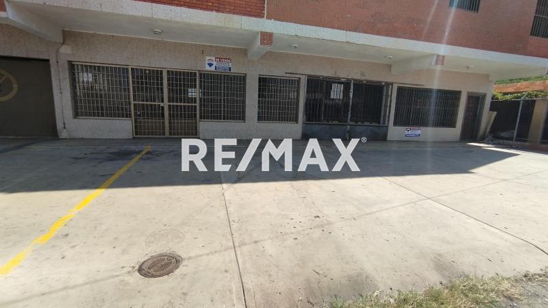 En Alquiler Local Comercial Av. Jacinto Lara, Punto Fijo, Estado Falcón