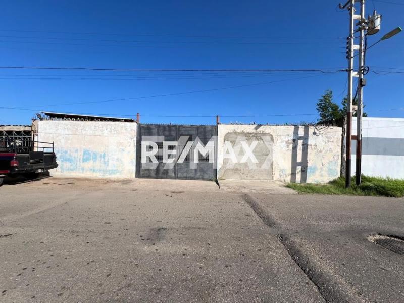 En Alquiler Local Industrial y Galpón Urb. Zarabón, Punto Fijo, Estado Falcón