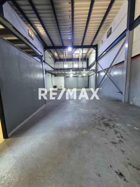 En Alquiler Local Industrial y Galpón Urb. Zarabón, Punto Fijo, Estado Falcón