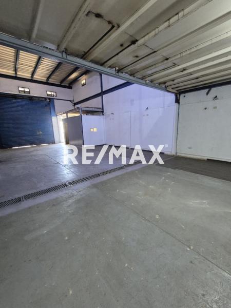 En Alquiler Local Industrial y Galpón Urb. Zarabón, Punto Fijo, Estado Falcón