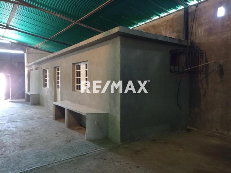 En Venta Local Industrial y Galpón Urb. Zarabón, Punto Fijo, Estado Falcón